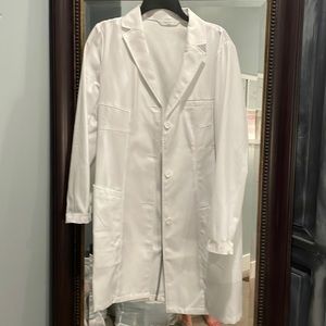 Medelita Lab coat women’s size small- perfect condition!